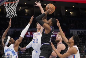  福克斯三双国王轻取雷霆  