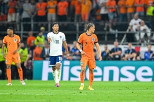  沃特金斯绝杀救主，维拉客场力克西汉姆联