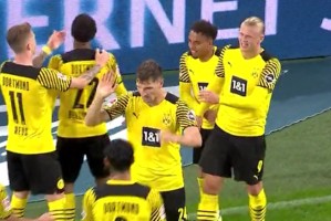  霍芬海姆年轻门将屡献神扑，力保球门不失全身而退