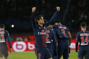  巴黎圣日耳曼主场大胜领跑积分榜  